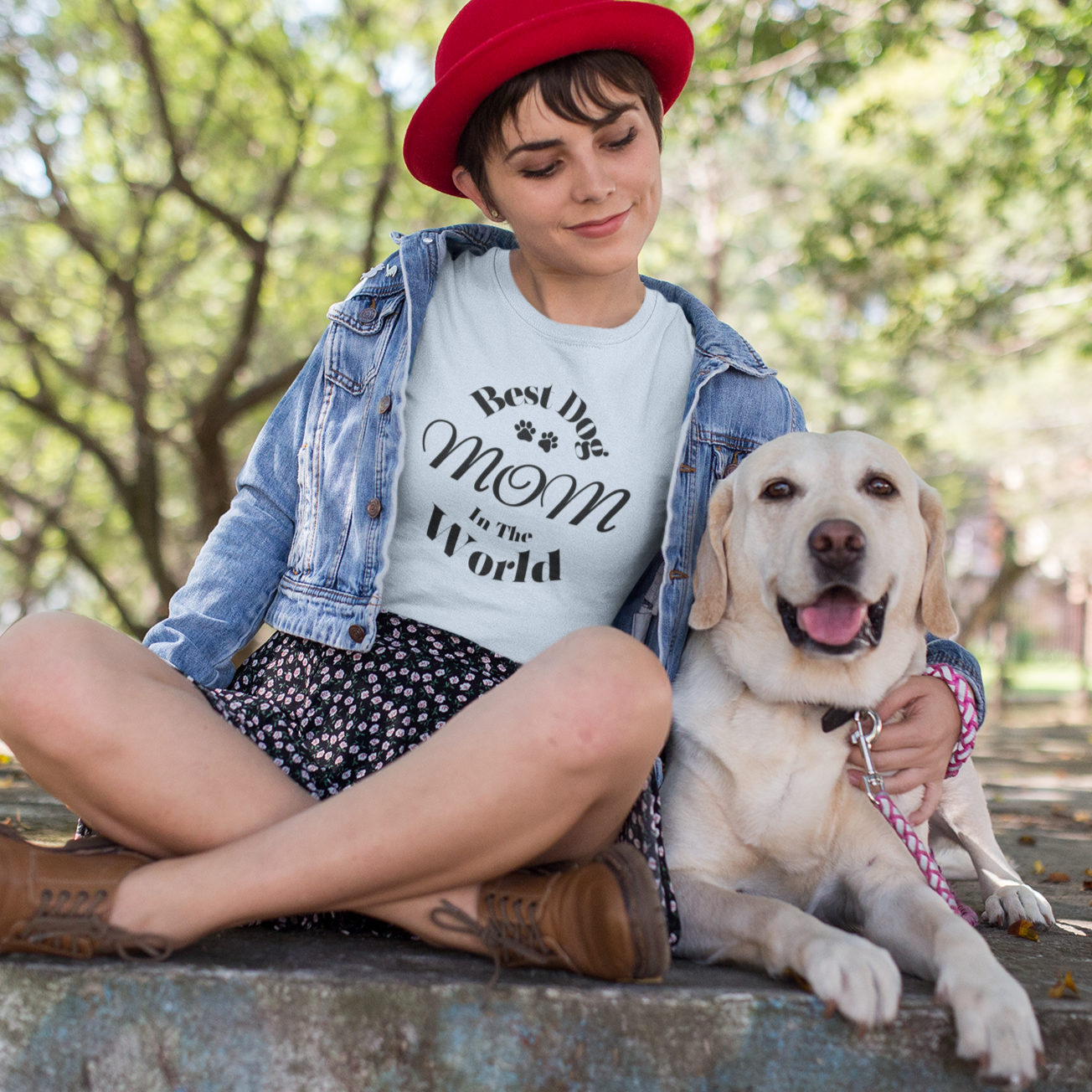 Best Dog Mom In The World T-Shirt: Perfect Gift for Pet Lovers | Comfortable Tee for Proud Fur Moms Unisex Heavy Cotton Tee