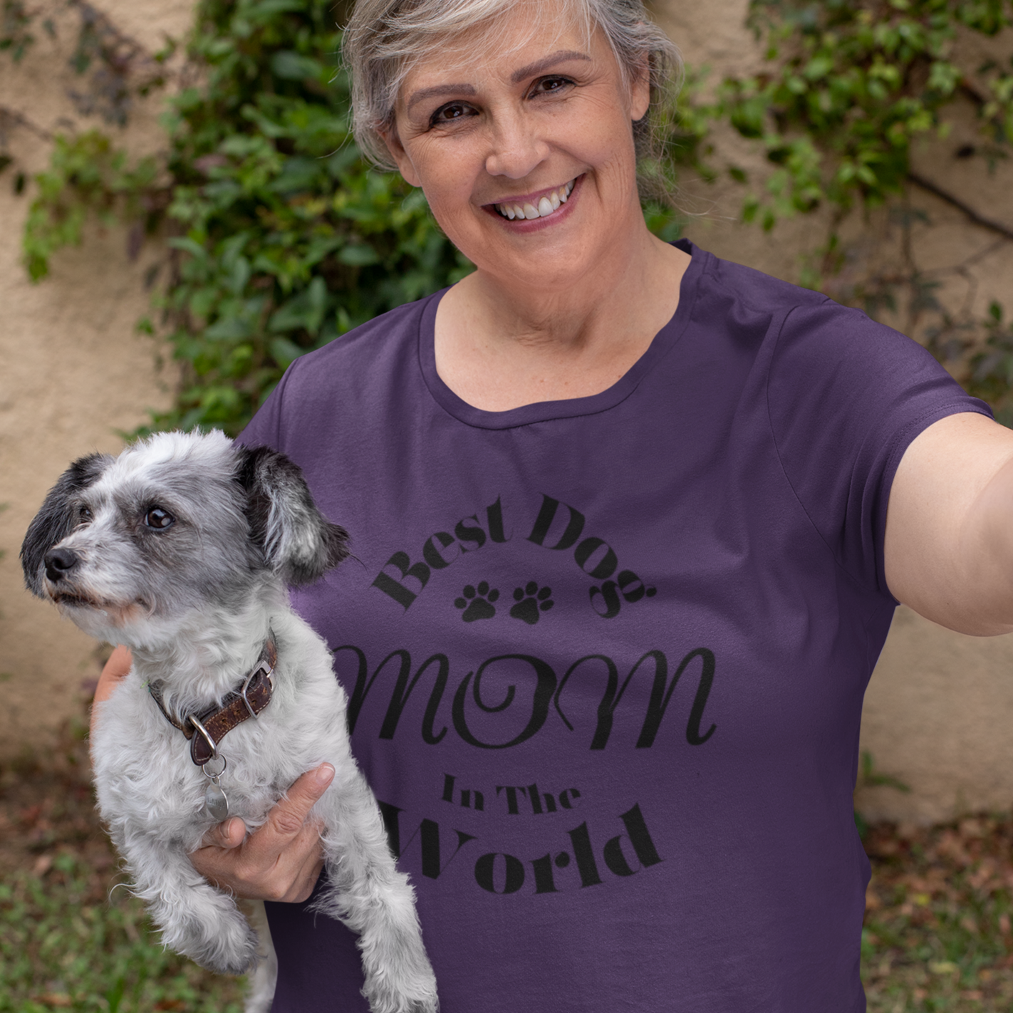 Best Dog Mom In The World T-Shirt: Perfect Gift for Pet Lovers | Comfortable Tee for Proud Fur Moms Unisex Heavy Cotton Tee